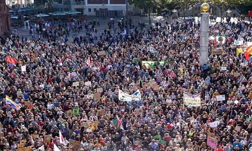 UK: Over 70,000 university staff stage protest over pension & payment